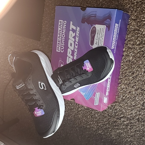 NEW SKECHERS Sneakers - Picture 4 of 5